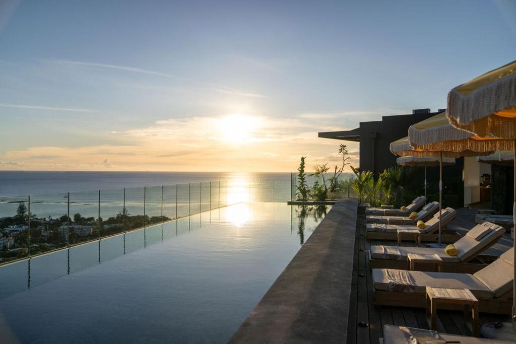 Legend Hill Resort And Spa Ривьер-Нуар Экстерьер фото
